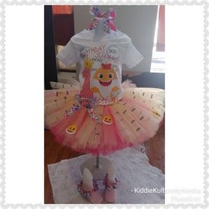 Baby shark Tutu, shirt, ruffle socks, hairbow